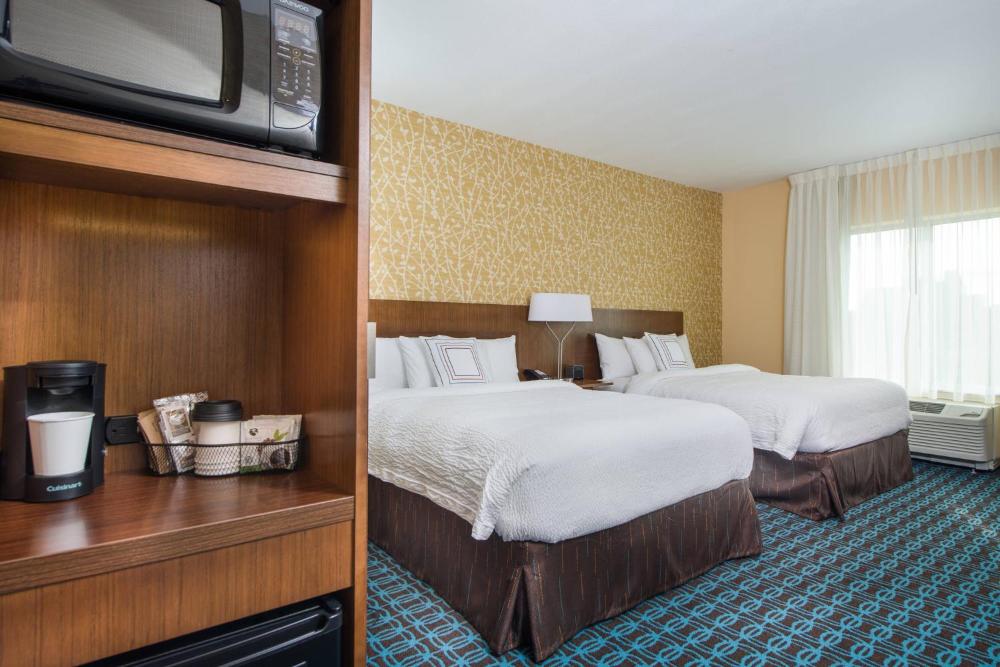 Queen Room with Two Queen Beds interior